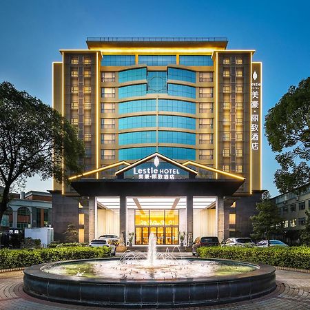 Mehood Lestie International Hotel Nancun Wanbo Metro Station Branch - Free Shuttle Bus To Canton Fair Complex During Canton Fair Period & Free Breakfast & Free Afternoon Tea & Free Midnight Snack & Free Vpn Internet Access Exteriör bild