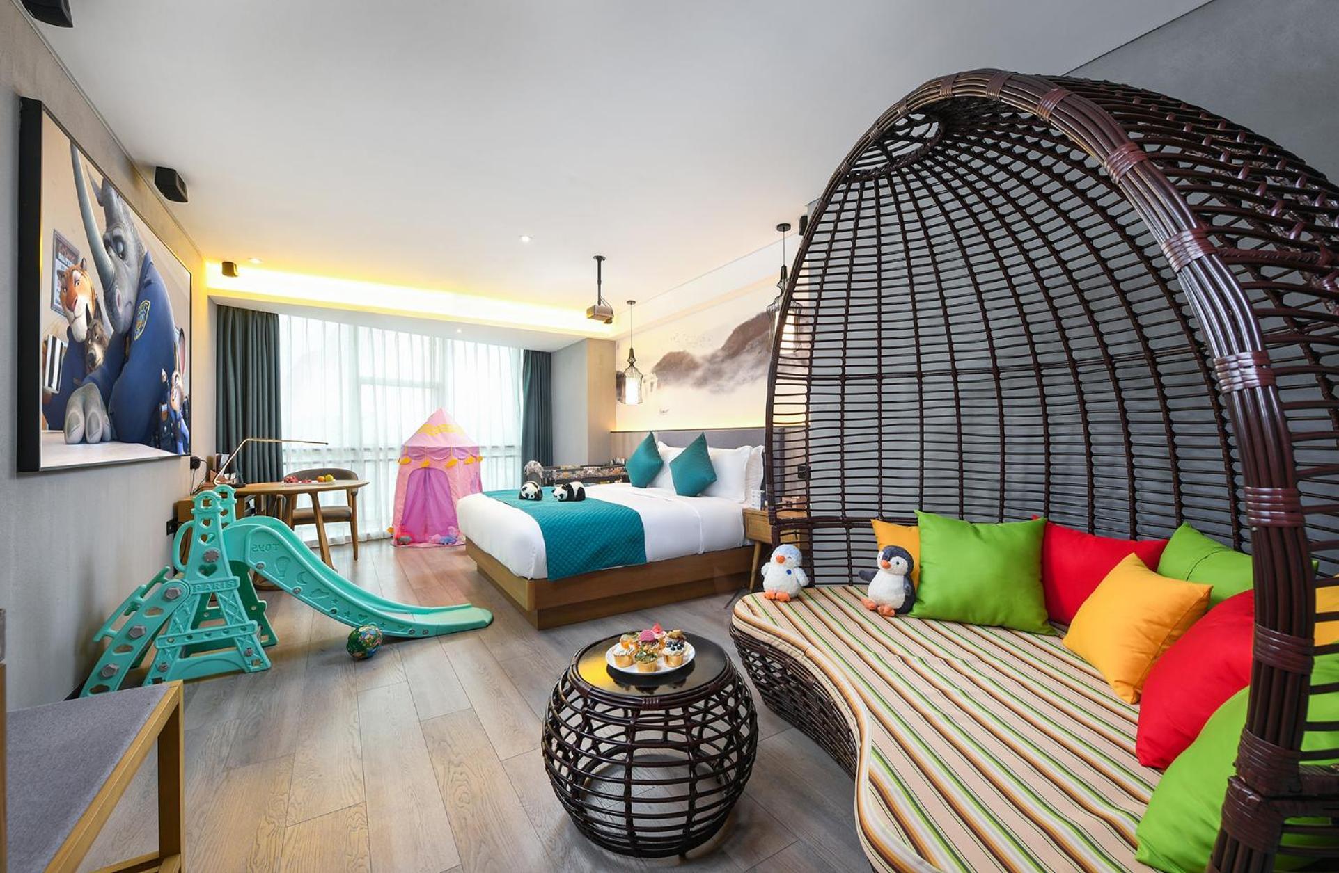 Mehood Lestie International Hotel Nancun Wanbo Metro Station Branch - Free Shuttle Bus To Canton Fair Complex During Canton Fair Period & Free Breakfast & Free Afternoon Tea & Free Midnight Snack & Free Vpn Internet Access Exteriör bild