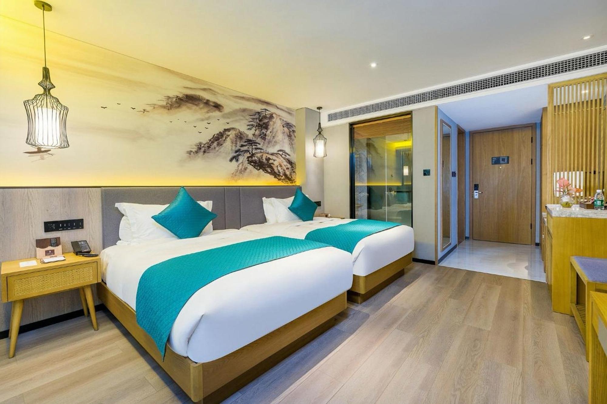 Mehood Lestie International Hotel Nancun Wanbo Metro Station Branch - Free Shuttle Bus To Canton Fair Complex During Canton Fair Period & Free Breakfast & Free Afternoon Tea & Free Midnight Snack & Free Vpn Internet Access Exteriör bild
