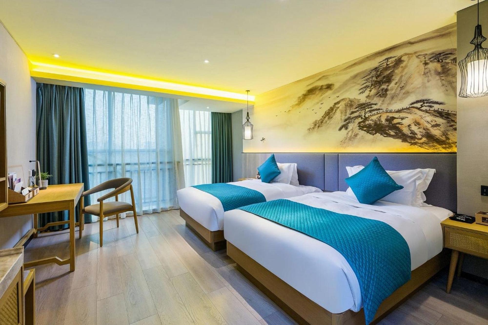 Mehood Lestie International Hotel Nancun Wanbo Metro Station Branch - Free Shuttle Bus To Canton Fair Complex During Canton Fair Period & Free Breakfast & Free Afternoon Tea & Free Midnight Snack & Free Vpn Internet Access Exteriör bild