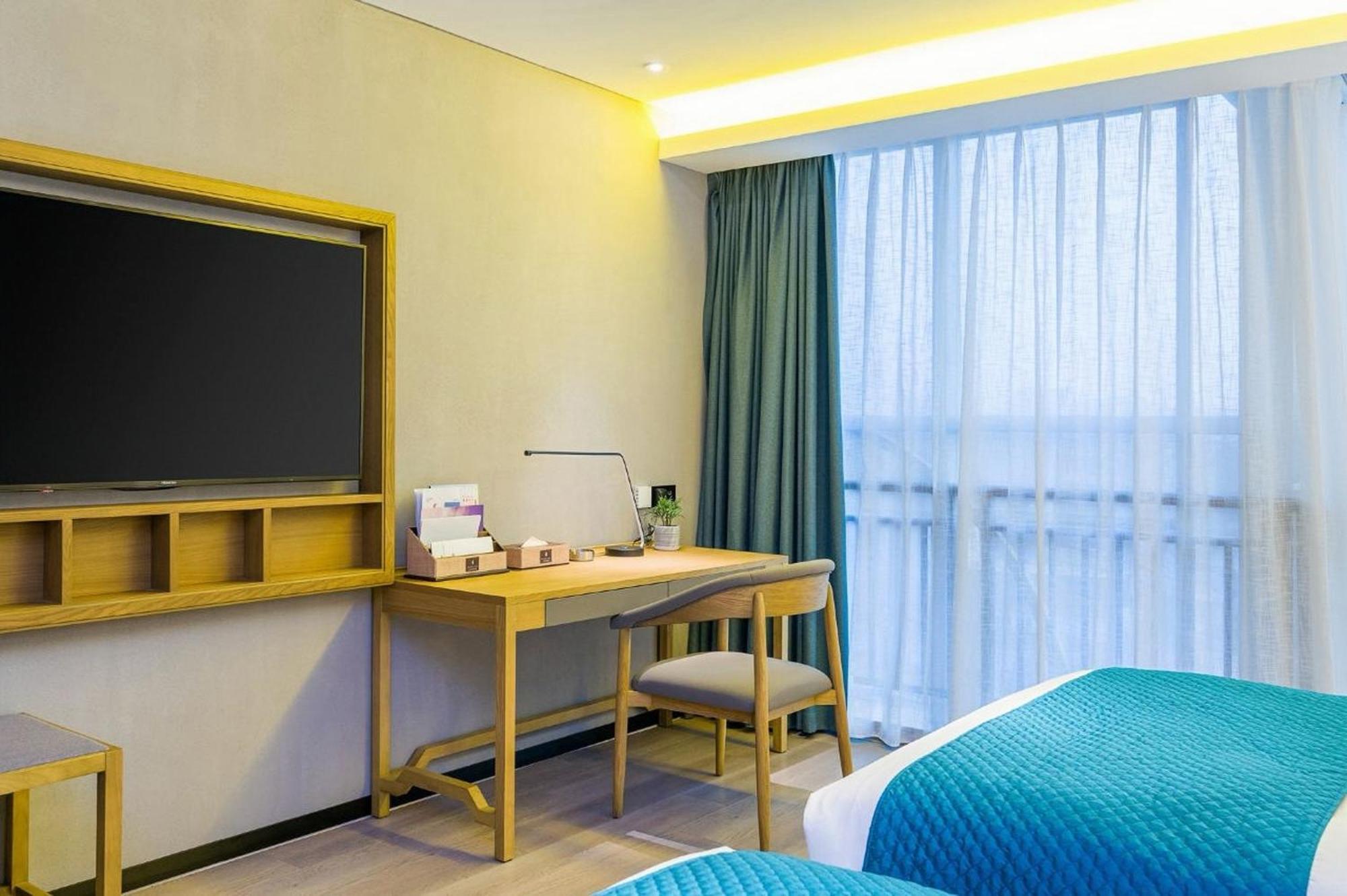 Mehood Lestie International Hotel Nancun Wanbo Metro Station Branch - Free Shuttle Bus To Canton Fair Complex During Canton Fair Period & Free Breakfast & Free Afternoon Tea & Free Midnight Snack & Free Vpn Internet Access Exteriör bild
