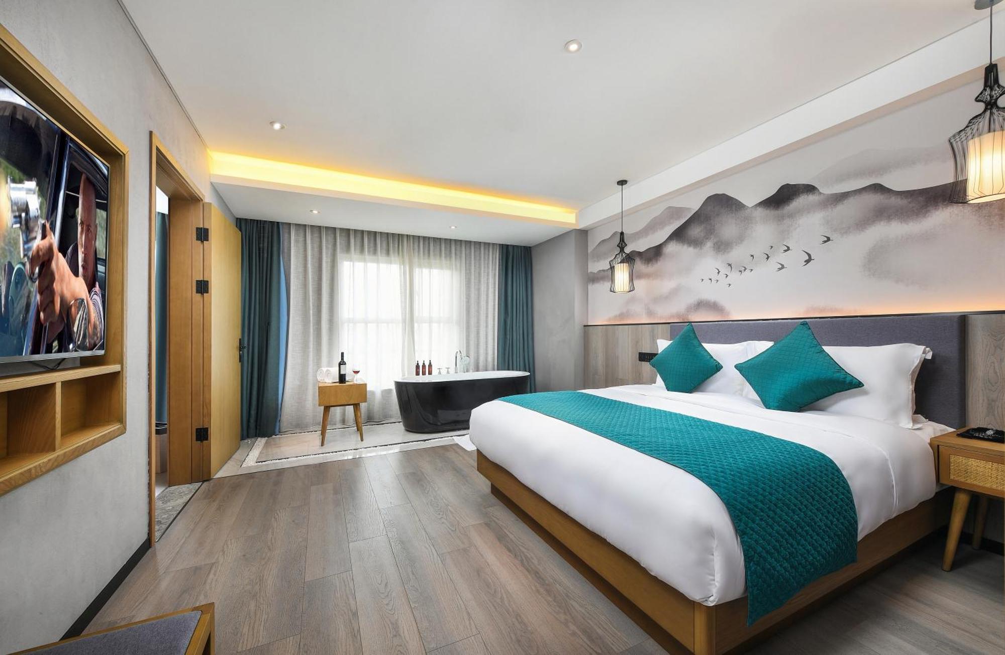 Mehood Lestie International Hotel Nancun Wanbo Metro Station Branch - Free Shuttle Bus To Canton Fair Complex During Canton Fair Period & Free Breakfast & Free Afternoon Tea & Free Midnight Snack & Free Vpn Internet Access Exteriör bild