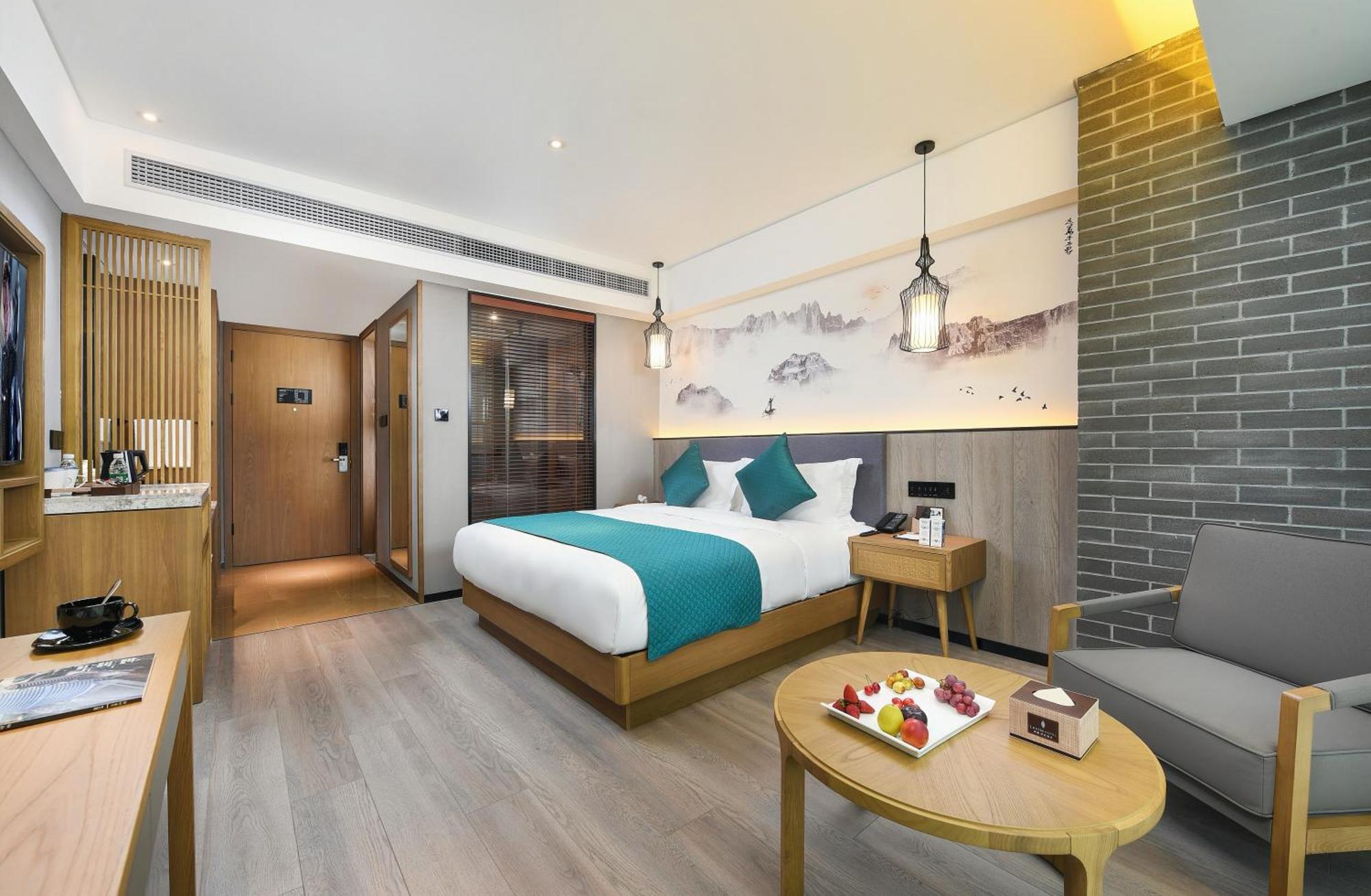 Mehood Lestie International Hotel Nancun Wanbo Metro Station Branch - Free Shuttle Bus To Canton Fair Complex During Canton Fair Period & Free Breakfast & Free Afternoon Tea & Free Midnight Snack & Free Vpn Internet Access Exteriör bild