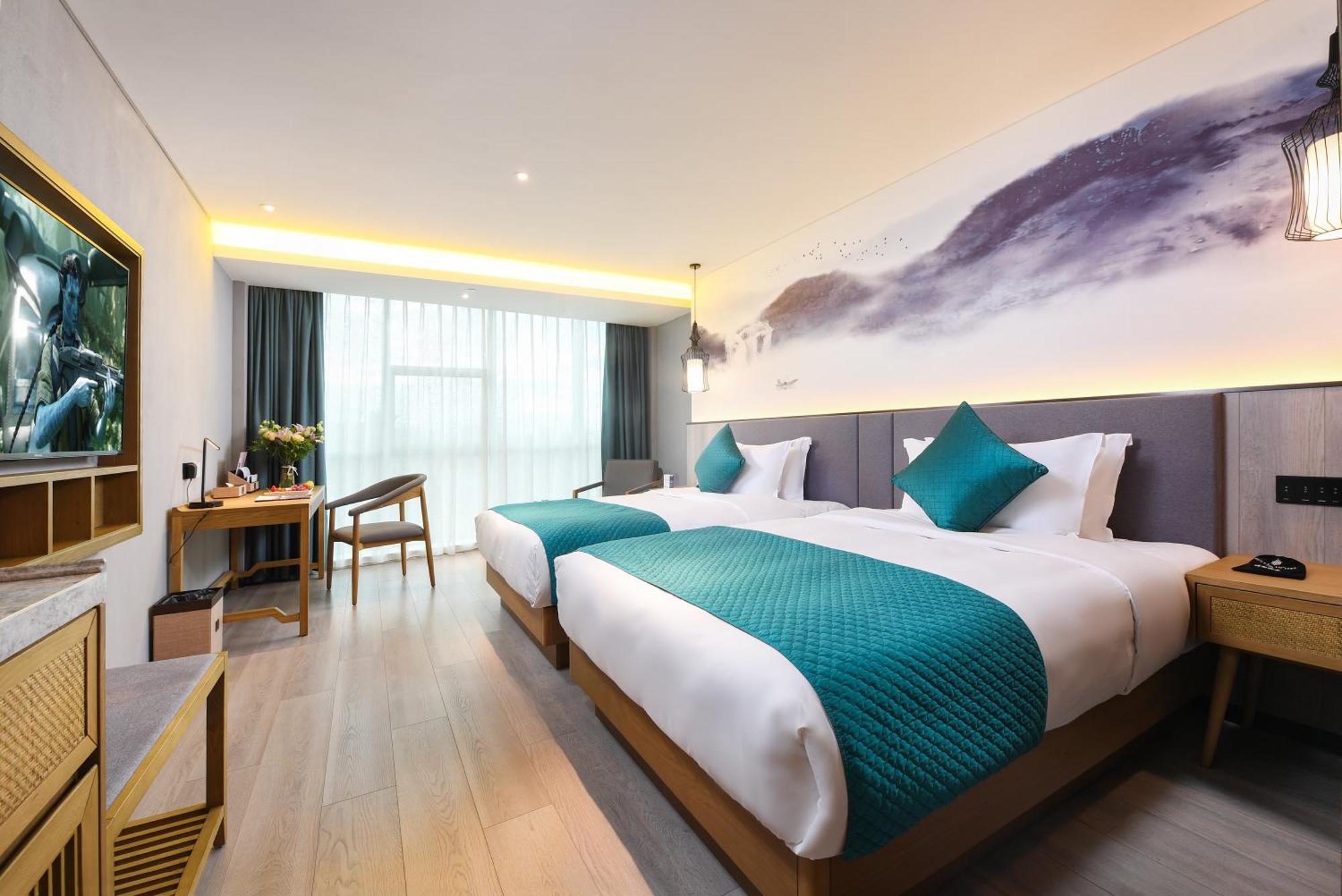 Mehood Lestie International Hotel Nancun Wanbo Metro Station Branch - Free Shuttle Bus To Canton Fair Complex During Canton Fair Period & Free Breakfast & Free Afternoon Tea & Free Midnight Snack & Free Vpn Internet Access Exteriör bild