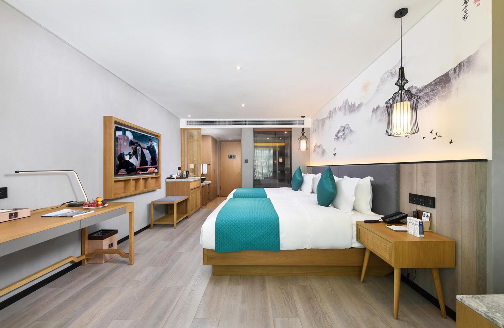 Mehood Lestie International Hotel Nancun Wanbo Metro Station Branch - Free Shuttle Bus To Canton Fair Complex During Canton Fair Period & Free Breakfast & Free Afternoon Tea & Free Midnight Snack & Free Vpn Internet Access Exteriör bild