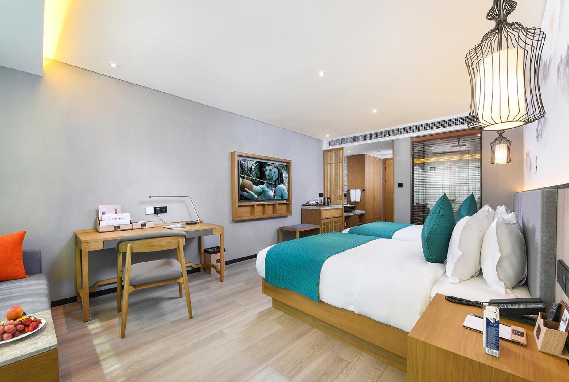 Mehood Lestie International Hotel Nancun Wanbo Metro Station Branch - Free Shuttle Bus To Canton Fair Complex During Canton Fair Period & Free Breakfast & Free Afternoon Tea & Free Midnight Snack & Free Vpn Internet Access Exteriör bild