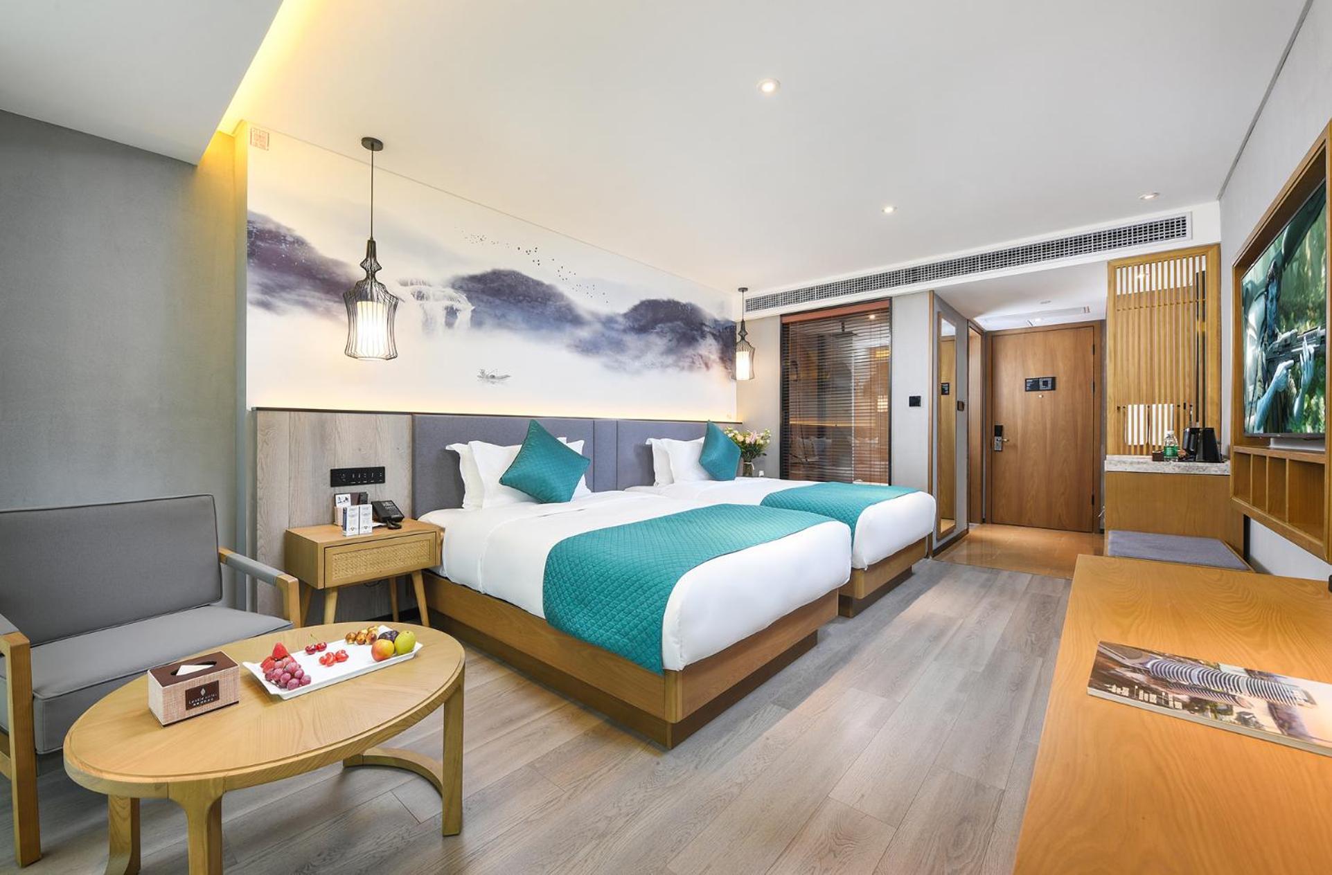 Mehood Lestie International Hotel Nancun Wanbo Metro Station Branch - Free Shuttle Bus To Canton Fair Complex During Canton Fair Period & Free Breakfast & Free Afternoon Tea & Free Midnight Snack & Free Vpn Internet Access Exteriör bild