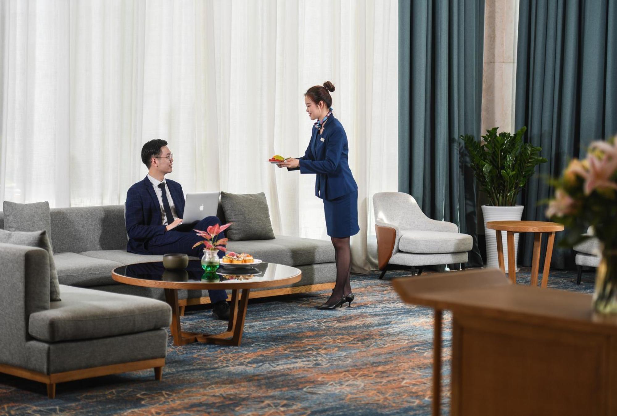 Mehood Lestie International Hotel Nancun Wanbo Metro Station Branch - Free Shuttle Bus To Canton Fair Complex During Canton Fair Period & Free Breakfast & Free Afternoon Tea & Free Midnight Snack & Free Vpn Internet Access Exteriör bild