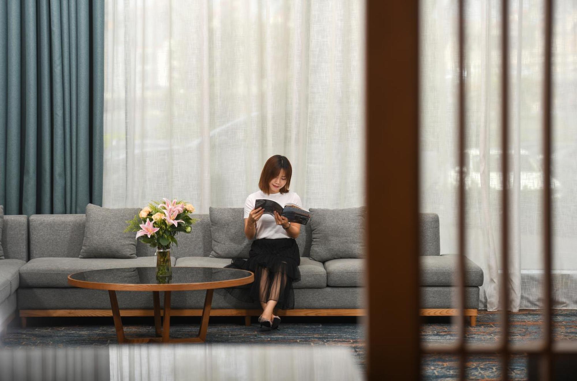 Mehood Lestie International Hotel Nancun Wanbo Metro Station Branch - Free Shuttle Bus To Canton Fair Complex During Canton Fair Period & Free Breakfast & Free Afternoon Tea & Free Midnight Snack & Free Vpn Internet Access Exteriör bild