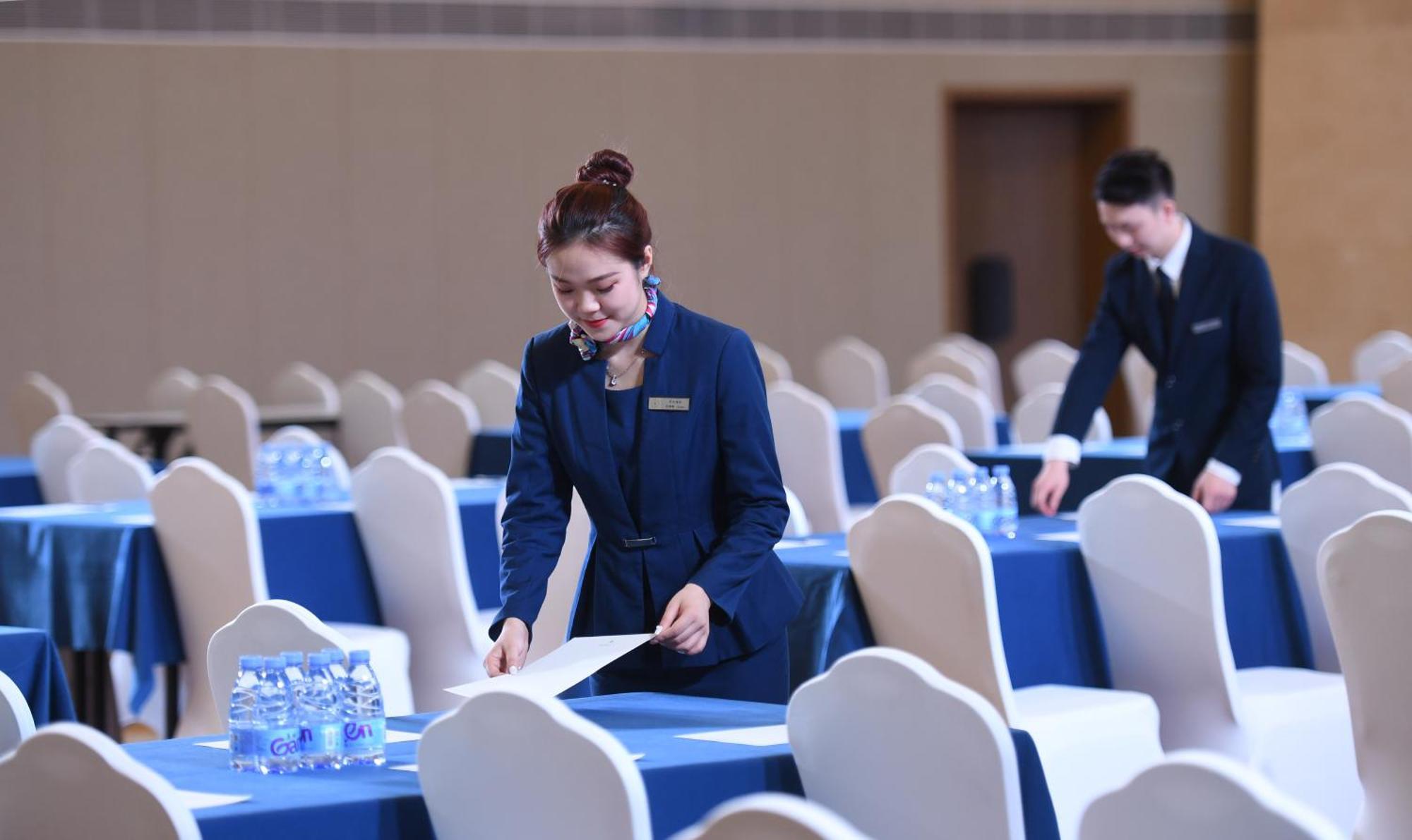 Mehood Lestie International Hotel Nancun Wanbo Metro Station Branch - Free Shuttle Bus To Canton Fair Complex During Canton Fair Period & Free Breakfast & Free Afternoon Tea & Free Midnight Snack & Free Vpn Internet Access Exteriör bild