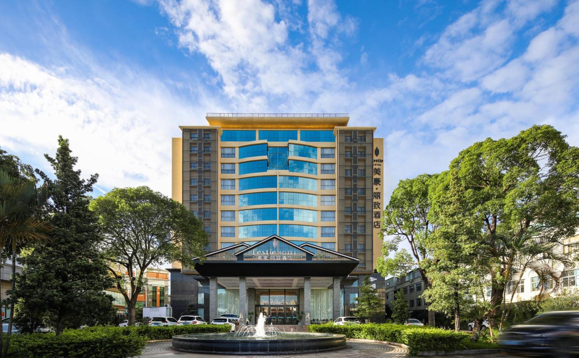 Mehood Lestie International Hotel Nancun Wanbo Metro Station Branch - Free Shuttle Bus To Canton Fair Complex During Canton Fair Period & Free Breakfast & Free Afternoon Tea & Free Midnight Snack & Free Vpn Internet Access Exteriör bild