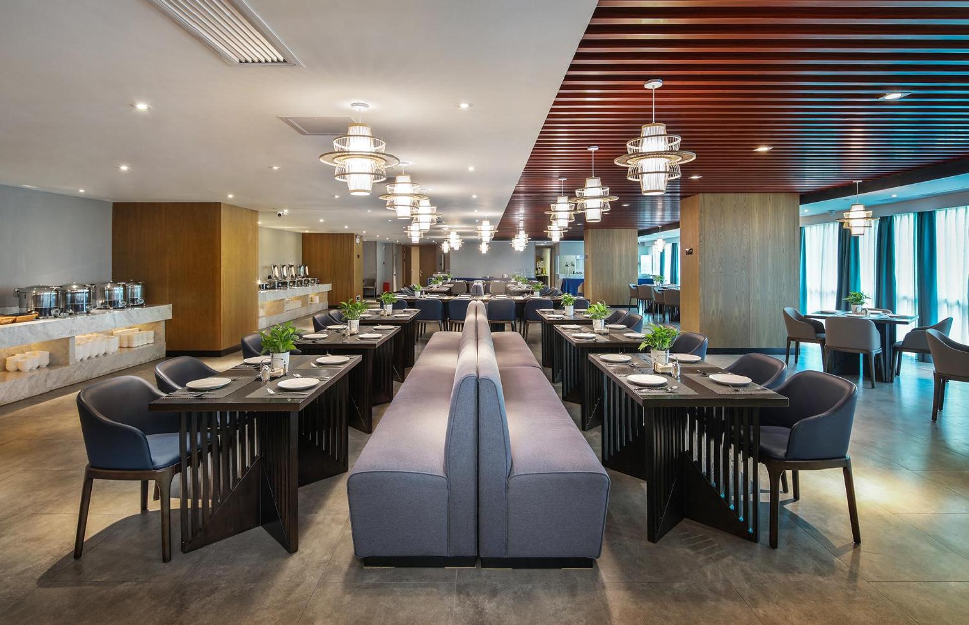 Mehood Lestie International Hotel Nancun Wanbo Metro Station Branch - Free Shuttle Bus To Canton Fair Complex During Canton Fair Period & Free Breakfast & Free Afternoon Tea & Free Midnight Snack & Free Vpn Internet Access Exteriör bild